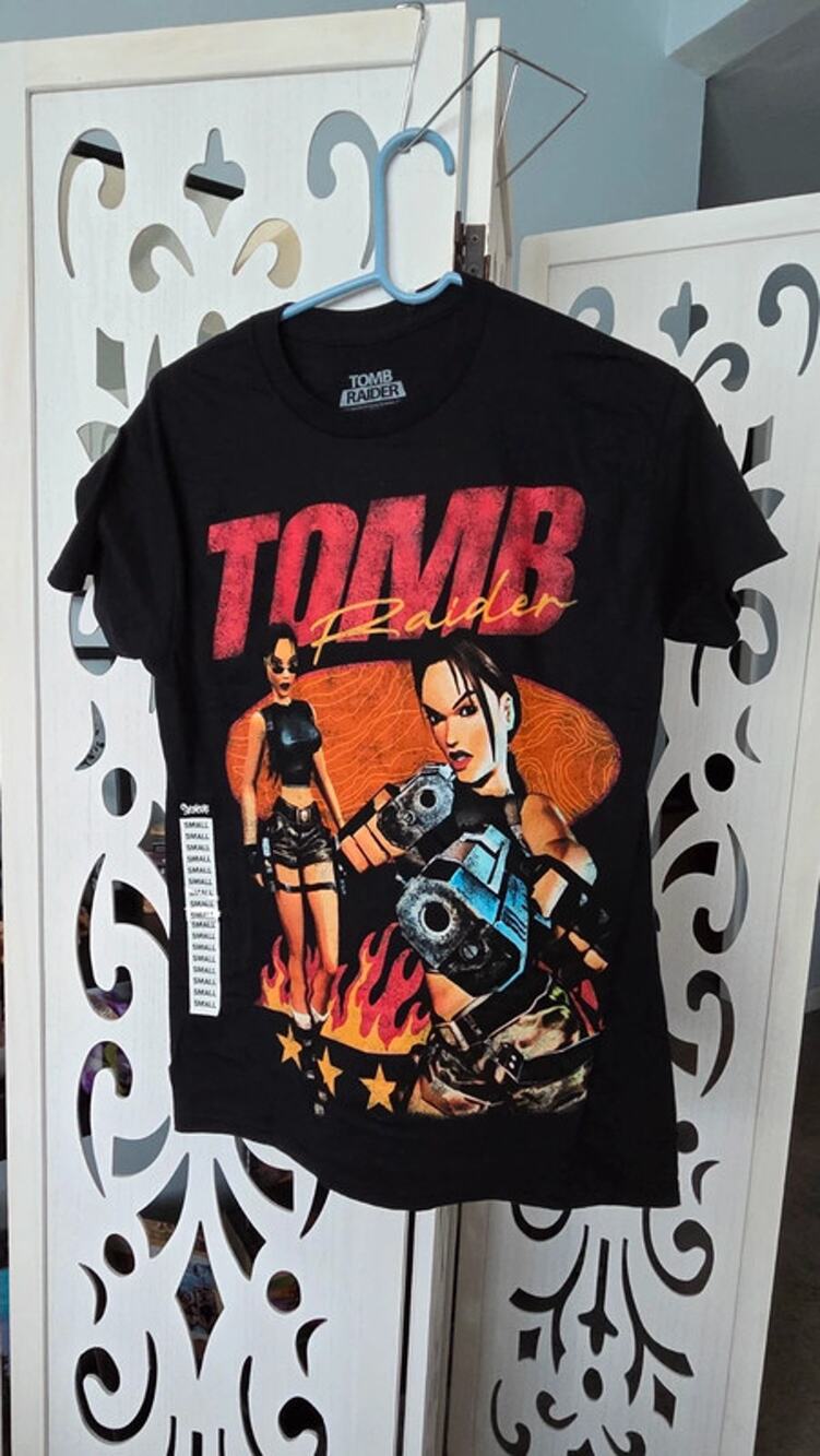 Tomb Raider Lara Croft Graphic T-Shirt Small Spencer’s Black NWT Video Game